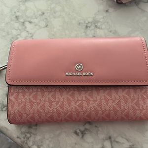 Like new, Michael kohls phone wallet